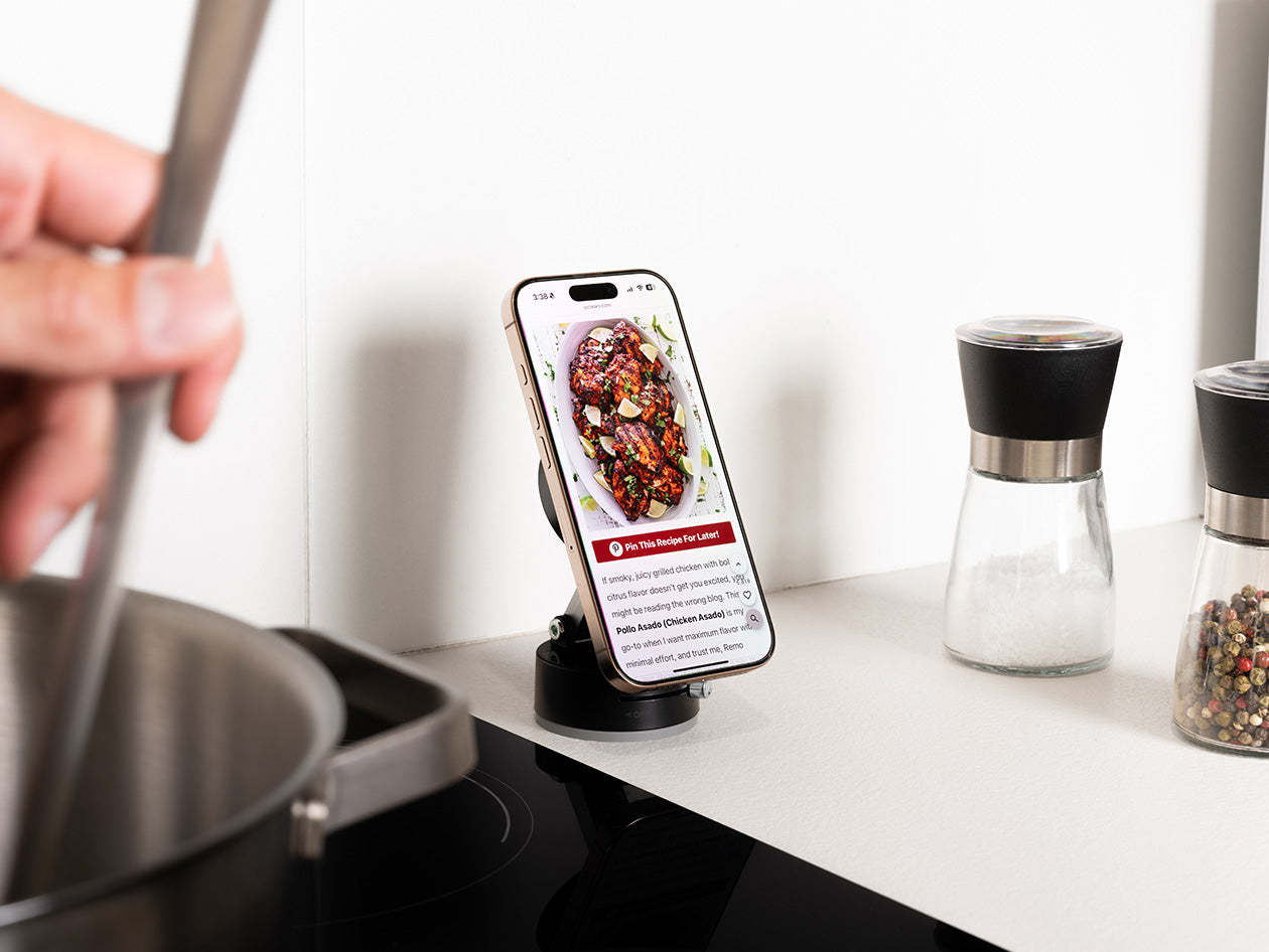EasyGrips Vacuum Sealed Phone Holder